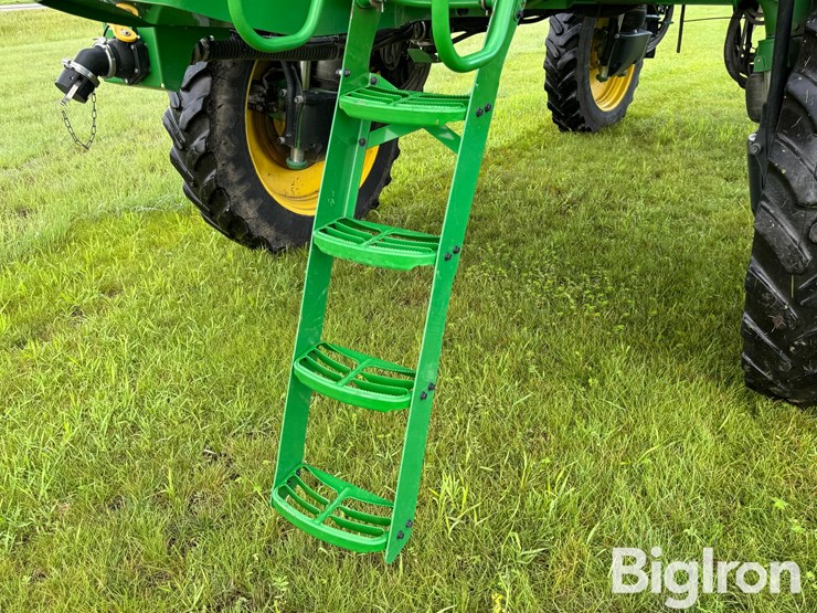 2020-john-deere-r4038-image-13