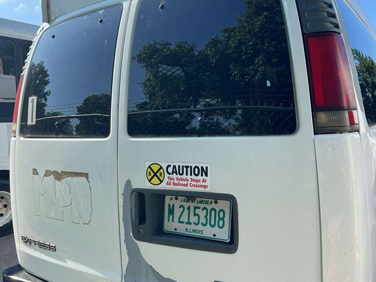 2001-chevrolet-express-3500-image-7
