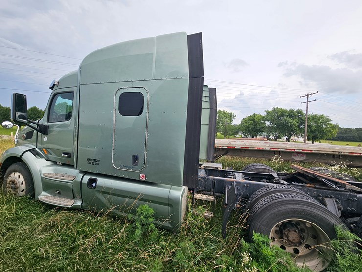 2016-peterbilt-579-image-6