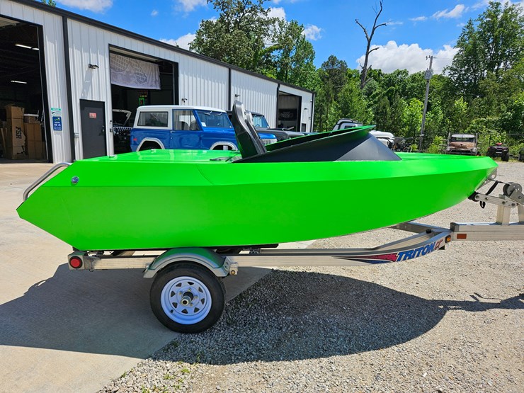 #18971-•-10'-jet-boat-image-18