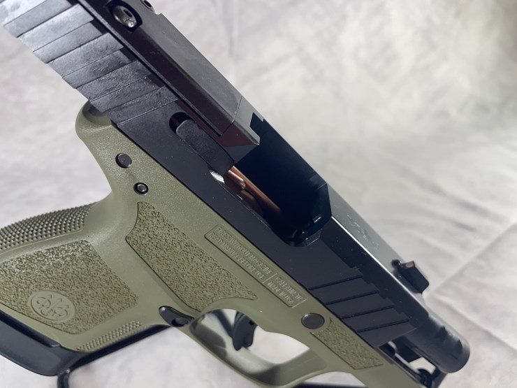 #4379-•-beretta-apx-a1-carry-9mm-luger-pistol,-sn:-axc157653-image-11