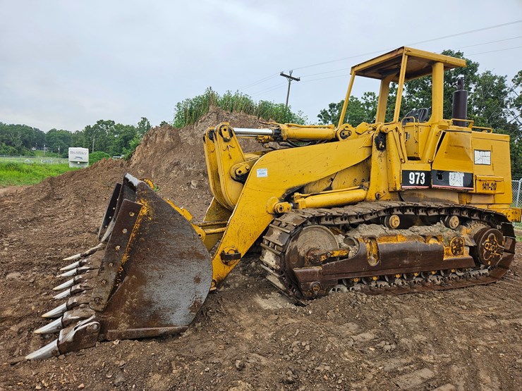1984-caterpillar-973-image-3
