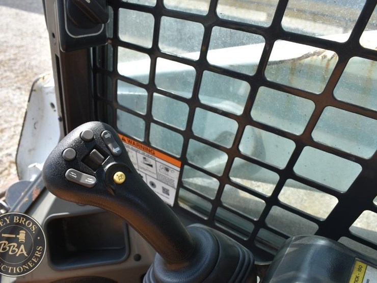 2017-bobcat-s570-image-43