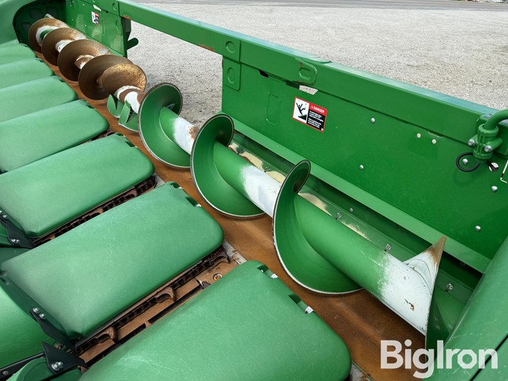 2020-john-deere-708c-image-14