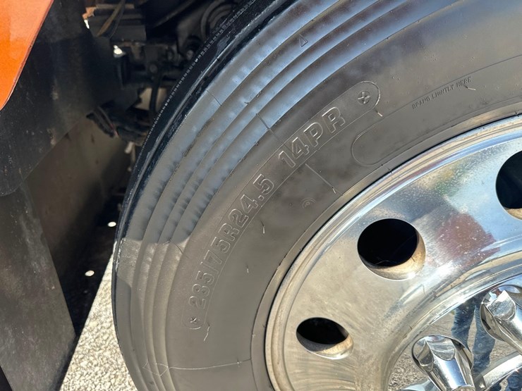 2019-kenworth-w900l-image-16