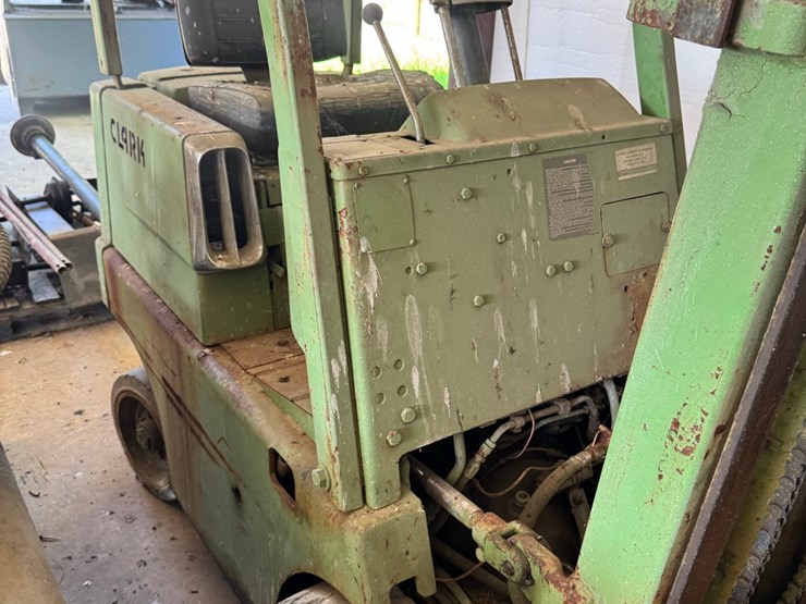 clark-fork-lift-image-5