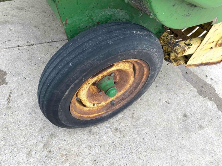 john-deere-336-baler-image-37