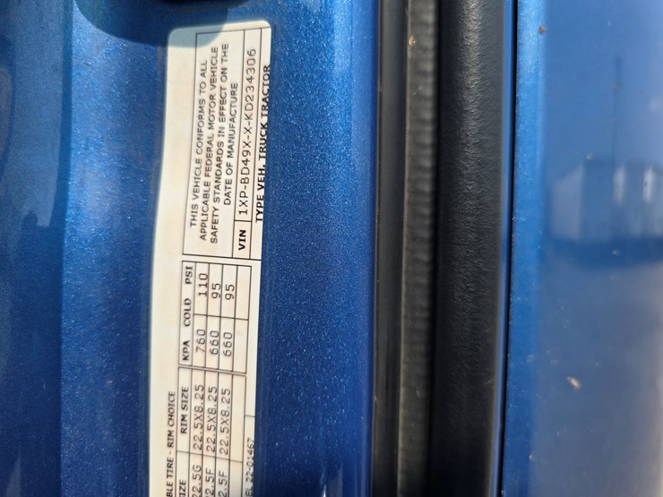 2019-peterbilt-579-image-73