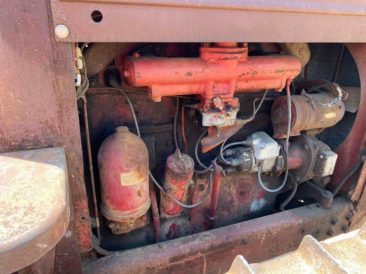 international-td-9--diesel-ag-crawler-image-10