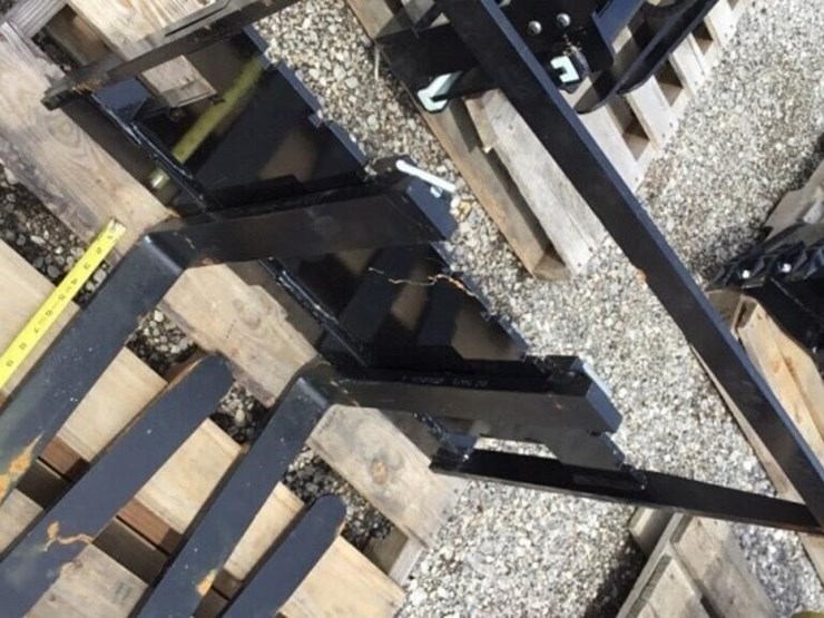 new-giyi-mini-skid-steer-fork-attachment-image-4