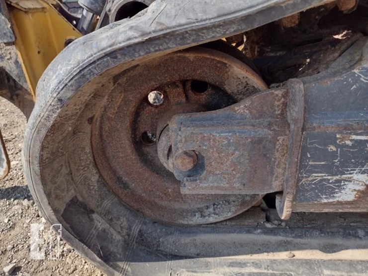 2020-deere-333g-image-25