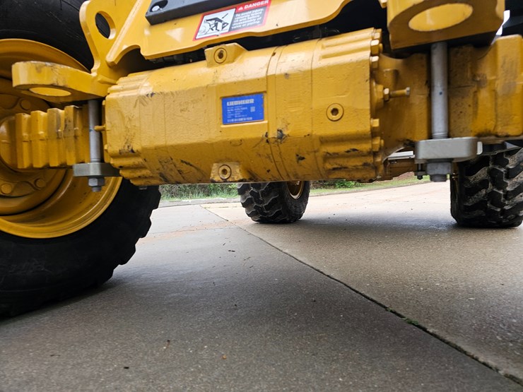 #17574-•-2024-deere-324-wheel-loader-image-28