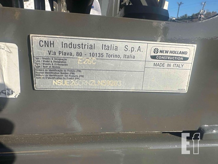 2020-new-holland-e26c-image-8