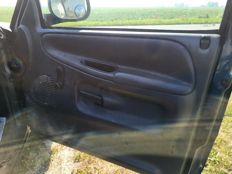 2002-dodge-2500-image-51
