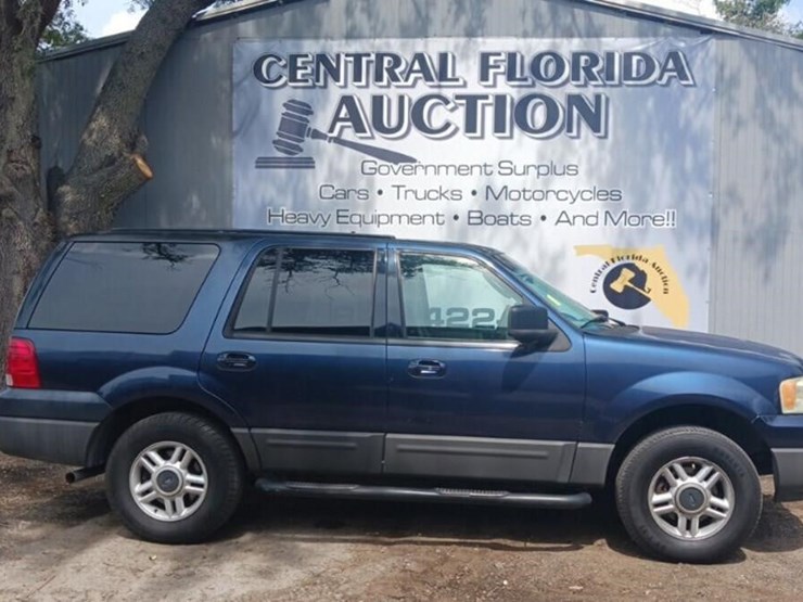 2003-ford-expedition-image-1