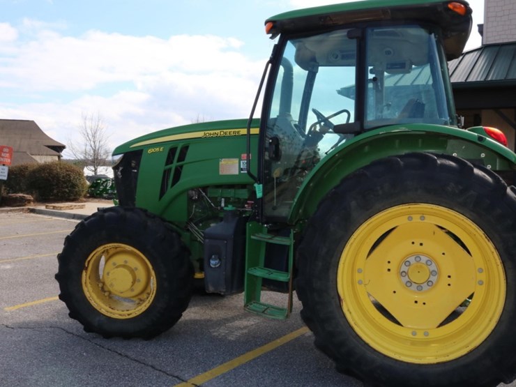 john-deere-6105e-image-1