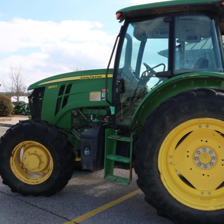 JOHN DEERE 6105E