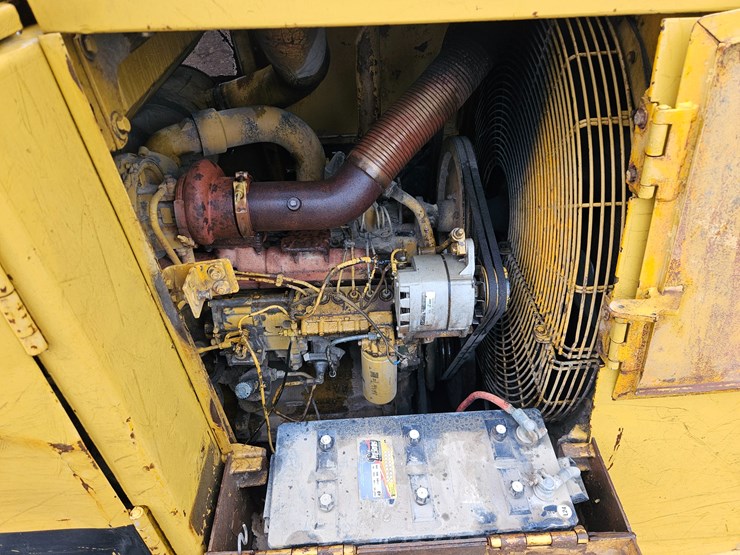 1984-caterpillar-973-image-24