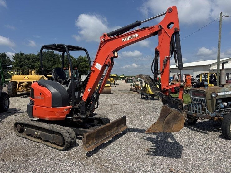 2019-kubota-u35-4-image-1