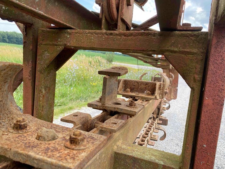 vermeer-model-12-pto-field-tiling-machine-image-31
