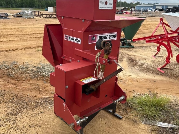116---bush-hog-wood-chipper-image-3