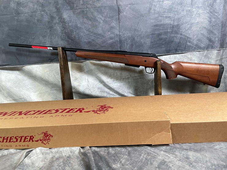 #4462-•-winchester-xpr-300-wsm-bolt-action-rifle,-sn:-pt10006yw357-image-1
