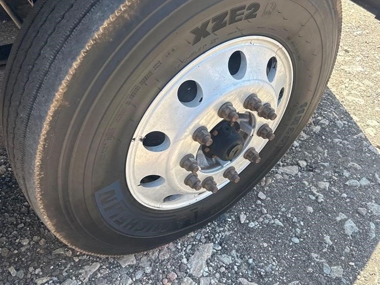 2018-kenworth-t880-image-19