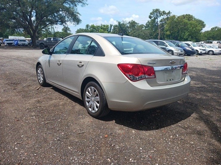 2011-chevrolet-cruze-runs/moves-lt-image-7