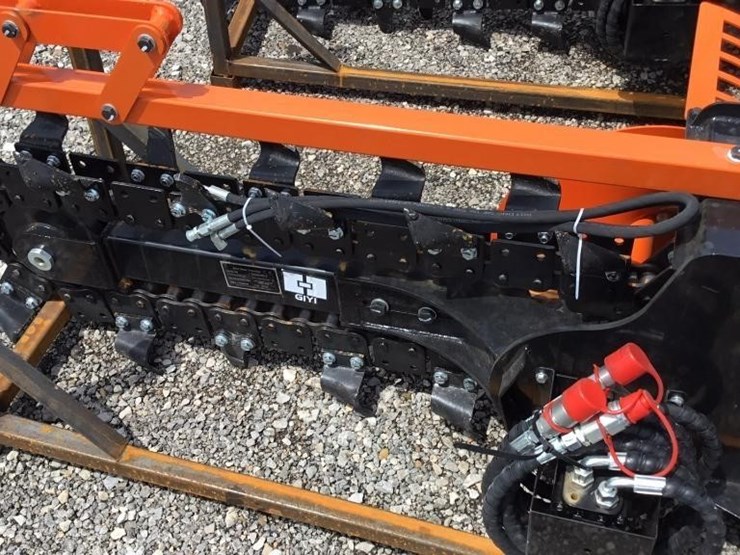 new-giyi-skid-steer-trencher-image-4