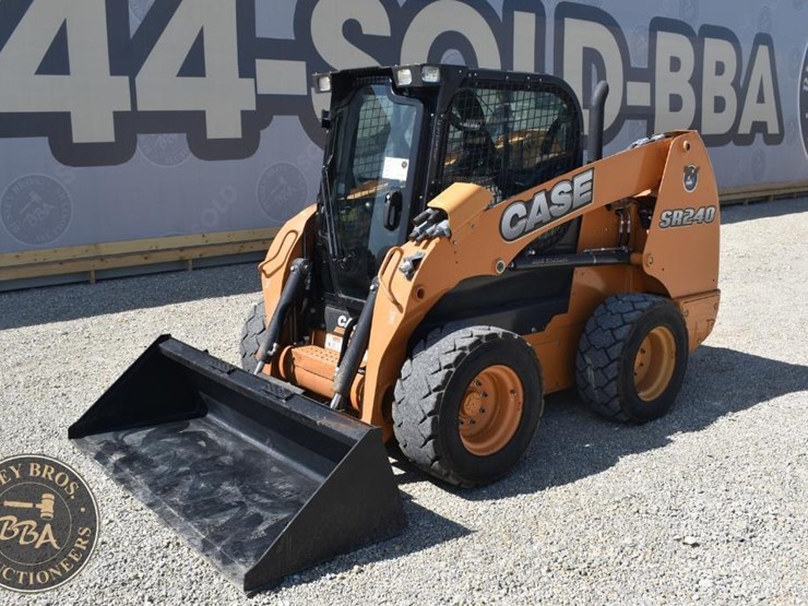 2016-case-sr240-image-3