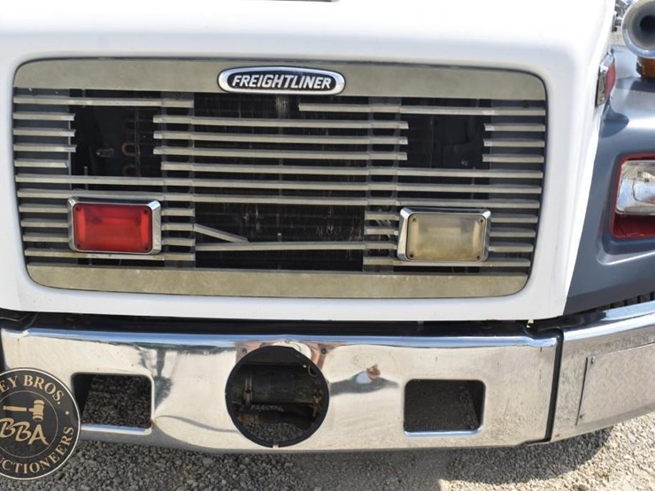 1999-freightliner-fl60-image-17
