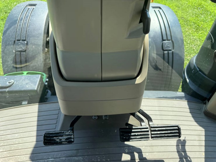 2014-john-deere-8270r-image-53