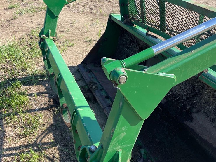 2014-john-deere-6210r-image-89