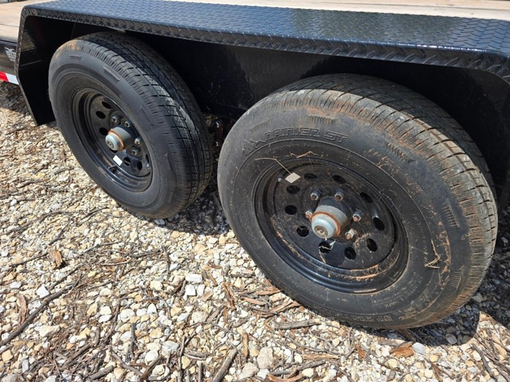 new-2022-load-trail-ch-83in-x-18ft-equipment-trailer-image-17