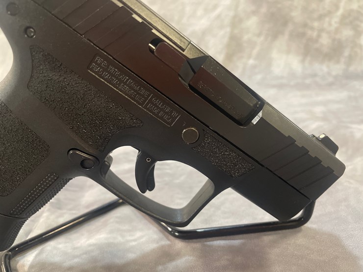#4352-•-beretta-apx-a1-9mm-luger-pistol,-sn:-axc158923-image-7