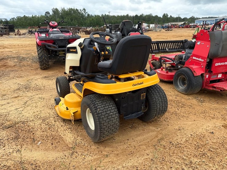 143---cub-cadet-lawn-tractor-image-3
