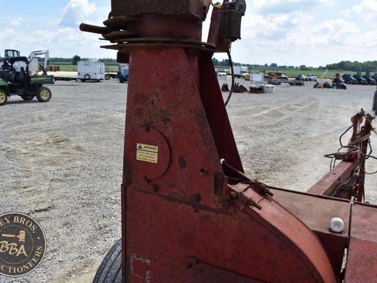 new-holland-770-image-34