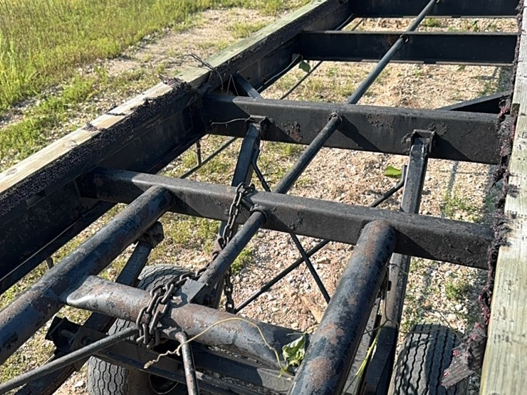 pontoon-boat-trailer-image-7