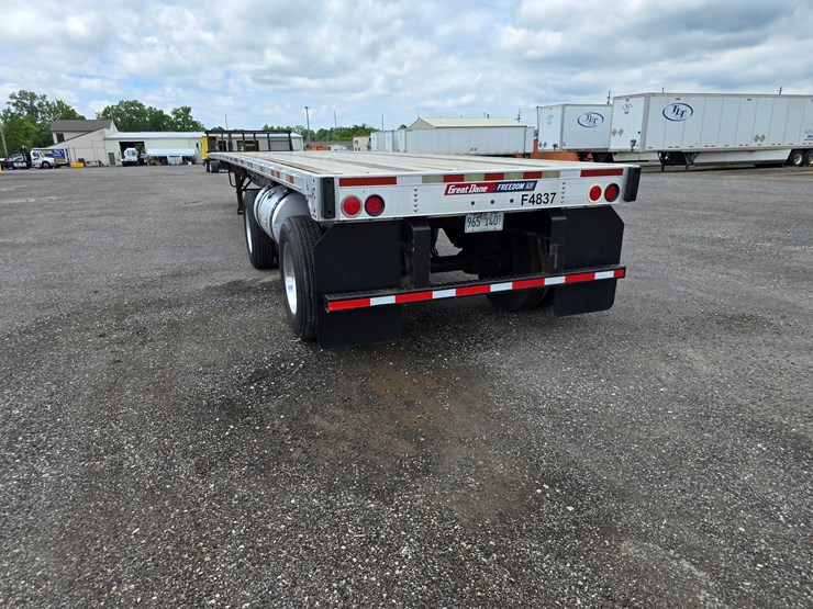 2015-great-dane-48'-x-102"-image-30