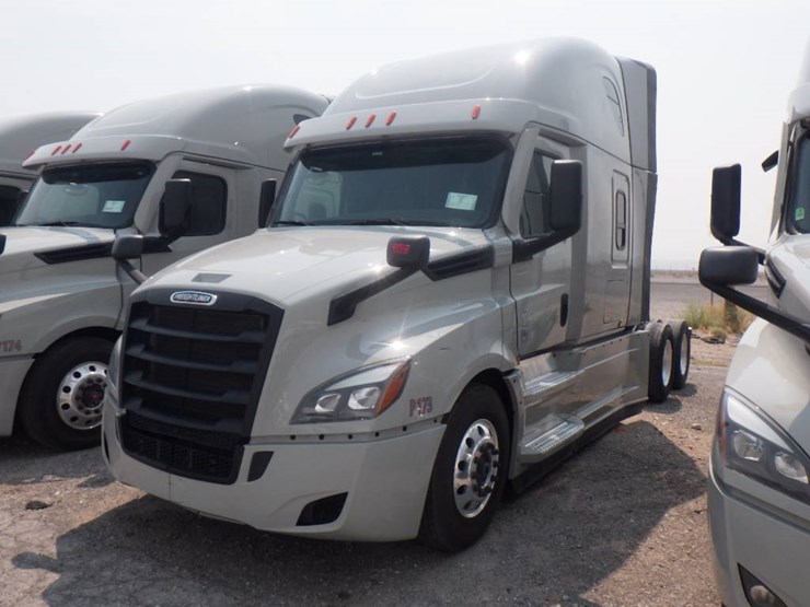 2024-freightliner-cascadia-126-image-1