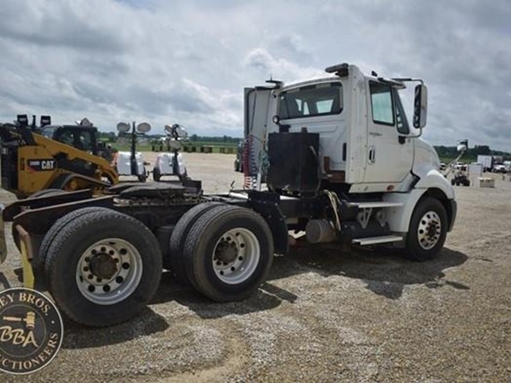 2014-international-prostar-image-9