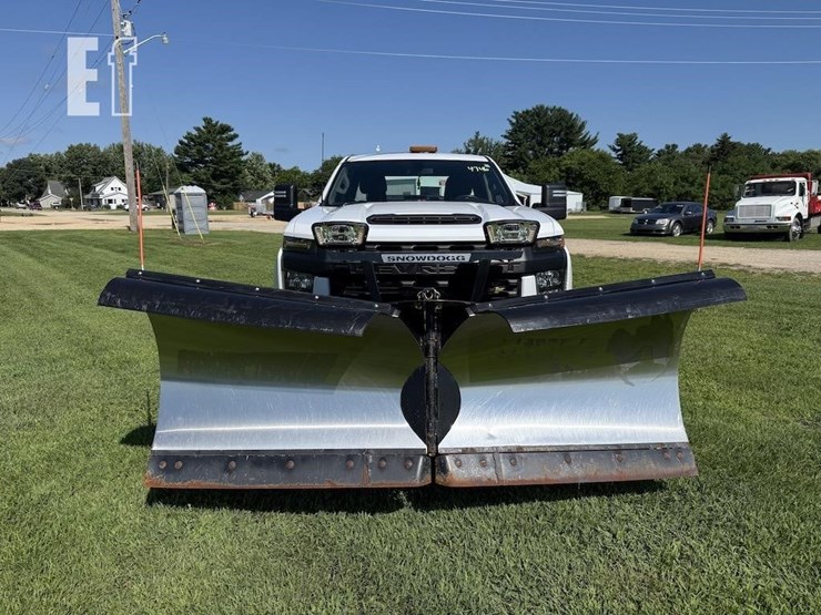 2020-chevrolet-2500-image-2