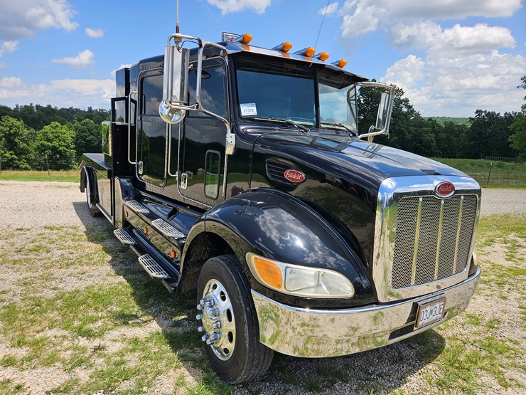 2007-peterbilt-335-image-33