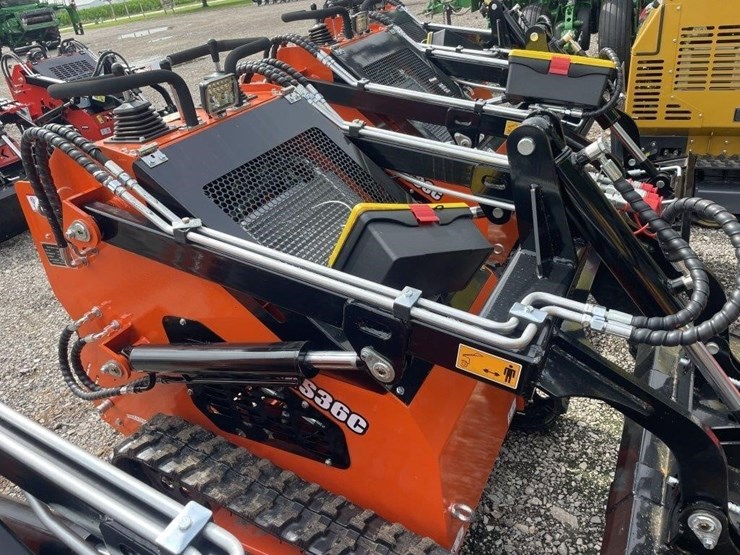 new-mms-skid-steer-loader-image-1