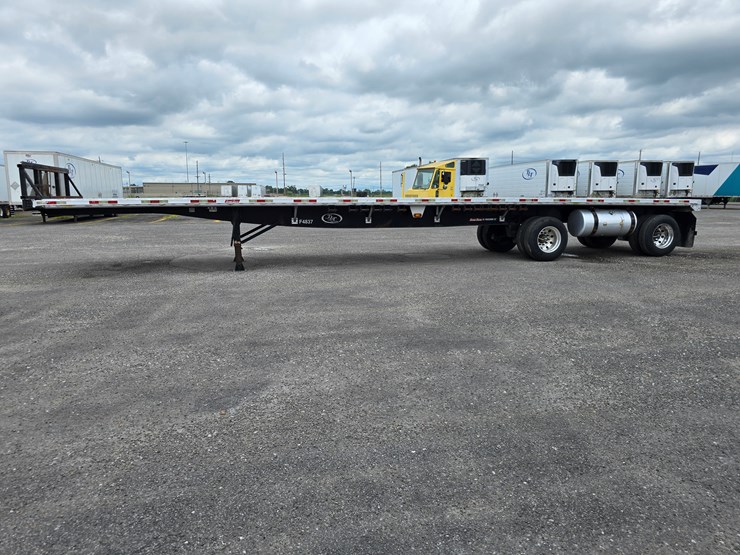 2015-great-dane-48'-x-102"-image-10