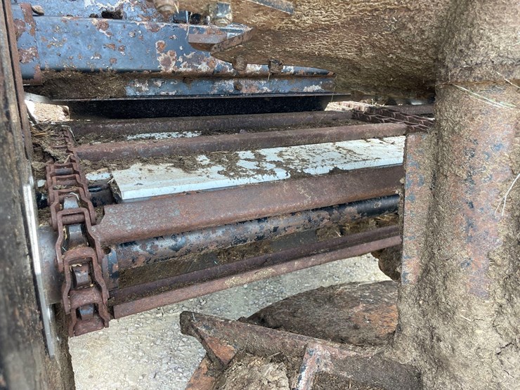 2023-meyer-ms485-vertical-beater-manure-spreader—1-owner-image-37