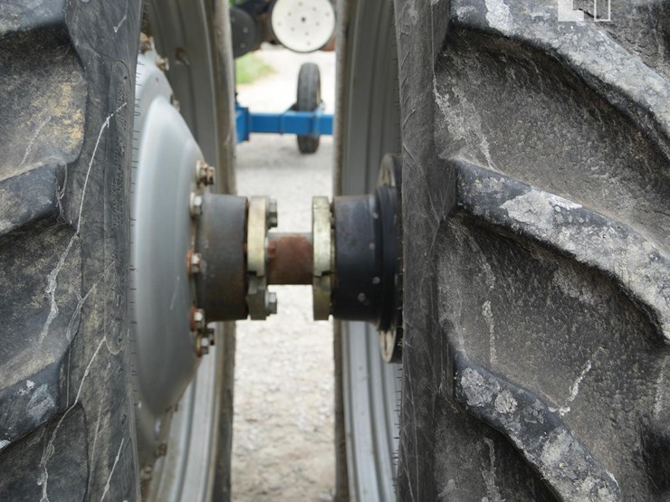2004-case-ih-mxm175-image-29