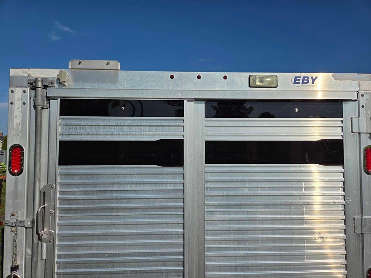 2017-8'x24'-eby-aluminum-livestock-trailer-image-19