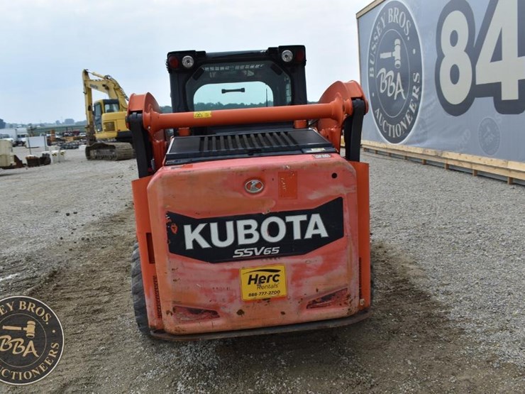 2017-kubota-ssv65-image-15
