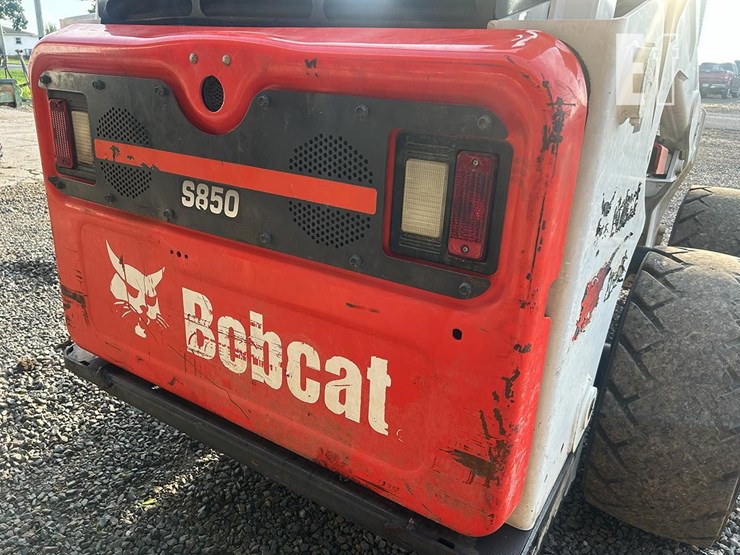 2019-bobcat-s850-image-4